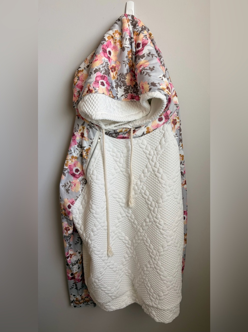 Amoli Quilted White Hoodie with Floral Hood and Sleeves